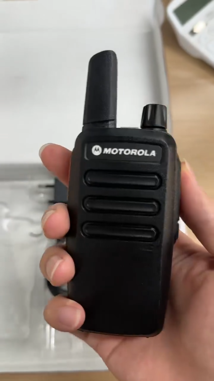 Cheap Motorola HT 2 Pairs T62 10Watt Interphone Two Way Radio Walkie Talkies Long Range 20KM UHF Transceiver 5800mAh IP54 two way radio waterproof