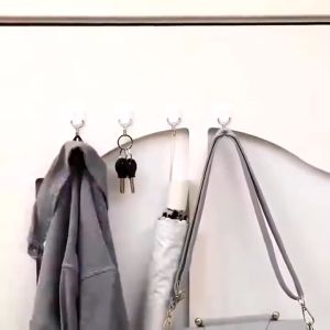 Gantungan Baju Isi 6 Powerfull Hook: Solusi Penyimpanan Pakaian Anda