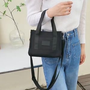 กระเป๋าสะพายข้าง กันน้ำ กันรอย ถือได้ 8 นิ้ว พร้อมส่ง