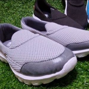 Sepatu Sneakers Import Pria & Wanita Terbaru 2023