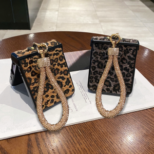 Luxury Leopard Print Plush Textured Leather with Glitter Lanyard Case For Samsung Galaxy Z Flip 8 6 5 4 3 Flip7 FE Hard Cover