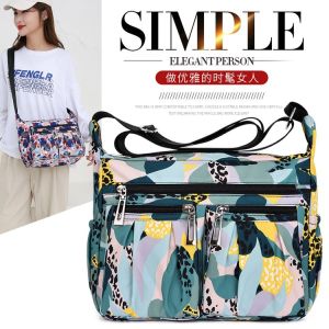 Casual Nylon Crossbody Bag Large Capacity Shoulder Bag for Middle-aged Women Fashion Trendy Zipper Closure Leisure Handbag