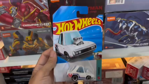 Mô Hình Xe Hot Wheels 70 Dodge Charger Tooned Màu Trắng – Hàng Chính Hãng 1:64
