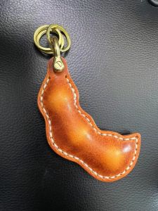 Genuine Handmade Leather Keychain Small Hanging Decoration Purse Pendant Thick Cowhide Hard Pea Clip Leather Fashion Accessory