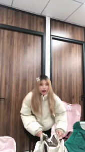 ชุดแคมปิ้งพรีเมี่ยม 4 ชิ้น (เก้าอี้พับเขา+โต๊ะ+ถุง) | เหล็กทนทานน้ำหนักเบา | พับได้สะพายง่าย เหมาะกับการเดินทาง/กางเต็นท์