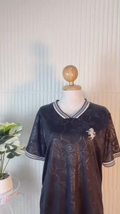 ชุดกีฬาผู้ชายสีดำพร้อมกางเกงขาสั้นลายสก๊อต วัสดุสังเคราะห์ ไซส์