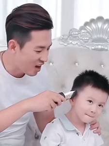 **BEST SELLING** 2025 NEW Rechargeable Hair Clipper Trimmer Razor Shaver Travel Convenient Shavers Barber Haircut Tools Pemangkas Rambut Pemangkas Rambut Boleh Dicas semula Pencukur Pencukur Perjalanan Pencukur Mudah Alat Gunting Rambut 理发器