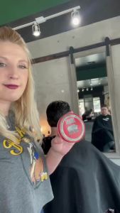 SÁP TẠO KIỂU REUZEL RED POMADE WATER SOLUBLE TRUNG BÌNH CÓ ĐỘ BÓNG CAO