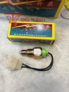 Báo lùi xe tải 1046. Núm báo lùi xe ô tô trung quốc.
