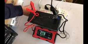Sạc Pin Kẹp Cá Sấu Thông Minh 12V 10A Với Màn Hình LCD Dùng Cho Khởi Động Xe Hơi Và Xe RV Tương Thích Với Pin Lifepo4 Axit Chì AGM GEL