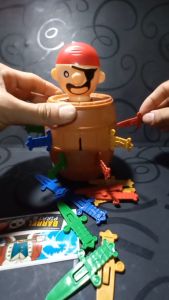 02197 Đồ Chơi Giải Trí Đâm Hải Tặc Size 16cm 16 Kiếm Đồ Chơi Thử Vận May