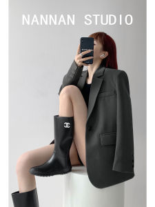 เสื้อสูทสีดำทรงหลวมสำหรับผู้หญิง ฤดูใบไม้ผลิและฤดูใบไม้ร่วง 2024 เสื้อเชิ้ตทรงเข้ารูปแบบใหม่ แขนยาว ปกเสื้อสูท สไตล์สตรีท