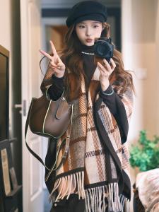 Maillard Wear Retro Color-Contrast Check Shawl Cape Outwear Womens Autumn and Winter Mid Length Long Length Cloak Tassel Tops