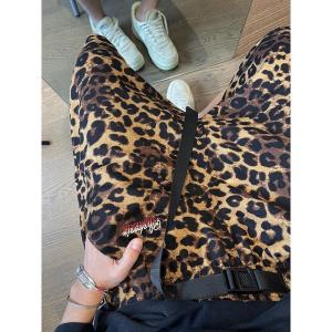 กางเกงขาสั้นลายเสือดาวไซส์ใหญ่สำหรับผู้ชาย กางเกงขาสั้นทรงหลวมสบาย ๆ สำหรับฤดูร้อน สไตล์อเมริกันย้อนยุค กางเกงขาสั้นชายหาด 5 นิ้ว