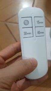ĐUI ĐÈN ĐIỀU KHIỂN TỪ XA KHÔNG DÂY MÀU TRẮNG CÓ HẸN GIỜ TẮT CÓ ĐẾ TREO KÈM THEO