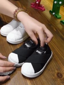 [Shipment from Malay warehouse] Childrens Shell Head Casual Shoes 2025 New Boys Board Shoes and Girls Sports Shoes White Shoes