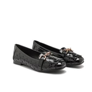 Giày Hạt Đậu Thoải Mái Khóa Kim Loại Có Lỗ Bằng Da Mềm Đế Mềm Mẫu Mới Giày Một Lớp Nữ Miệng Nông Xỏ Chân