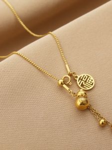 Fashionable 18K Gold Tassel Necklace Womens Clavicle Chain Pendant Jewelry Wealth Attraction Lucky Small Gourd Design