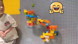 Bayoo 2 In 1 Building Blocks for Kids Diy Rolling Ball Assembling Big Size Bricks Educational Toys
