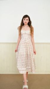 Đầm hoa Midi kiểu corset hai dây THE COUNTRY Jiju Florisr Dress vải cotton in hoa