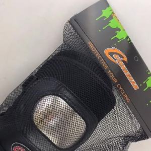 ชุดอุปกรณ์ป้องกันข้อเข่าและข้อศอกสำหรับมอเตอร์ไซค์ ชุดสี่ชิ้น อุปกรณ์ป้องกันสำหรับนักขี่ออฟโรด ฤดูใบไม้ร่วง ฤดูหนาว อุ่น ป้องกันขาตก K18H18