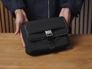 Grams(28) 702 Daily Sling Urban Pack