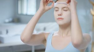 Vitamin B5 & Hyaluronic Acid Ultra-Repair Facial Mask: Intensive Soothing Treatment Skin Damage Recovery Deeply Hydrating Skin Brightening Moisture-Rich Nourishing Care Revitalizing Rejuvenating Anti-Inflammatory Skin Barrier Enhancing