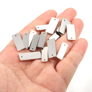 ป้ายขนาดเล็กมีโซ่ทำจากสแตนเลสขัดเงาทำจากสเตนเลสสตีลทรงสี่เหลี่ยมผืนผ้าจี้เครื่องประดับสร้อยคอแบบทำมือ