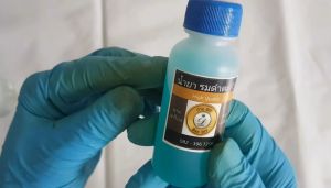 น้ำยารมดำเนื้อชินตะกั่ว เนื้อชินเงิน รมดำตะกั่ว ให้เก่า ที่เซียนร้องขอ น้ำยารมดำพระเครื่อง น้ำยารมดำ น้ำยาแต่งเก่า น้ำยาแต่งพระ