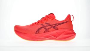 ASICS Men NOVABLAST 5 Running Shoes in Flash Red/Edo Purple