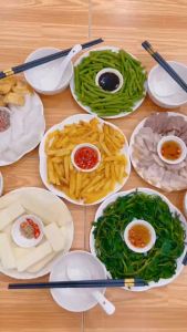 Đĩa Hoa Ngăn Chấm-Dĩa sứ Decor-Đĩa sứ Hoa Mai-Đĩa sứ Hoa Hướng Dương phủ men bóng Màu TrắngVuaDecor