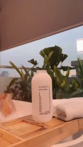 Sữa Tắm Trắng Da Men Gạo WHISIS BODY WASH dung tích 500ml tạo bọt từ dầu dừa