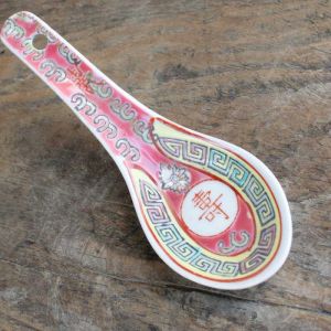 Muỗng Sứ Phong Cách Truyền Thống Bịt Tay