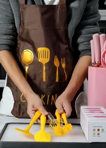 Bộ 5 Dụng Cụ Làm Bánh( màu ngẫu nhiên)