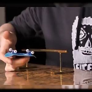 Skateboard Jari Kayu DIY Skate Park Tech Parts Deck Stunt Profesional Skateboard Metal Bracket Bearing Wheel Tabletop Mainan