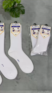 Fluffy ถุงเท้านักเรียนข้อยาวสีขาว ผ้าไนลอน 1แพ็ค 6คู่ 12คู่ มีไซส์:5-7ปี 7-9/ 9-12ฟรีไซส์ ผ้าไนลอน ใส่ดี ไม่ร้อน ผ้านอ่มใส่สบายจ้า พร้อมส่งจ้า