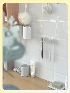 🔥 Bundle of 2 🔥 LY Toothbrush holder with Cap 🔥 easy installation 🔥 Anti dust