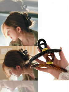 ZIJUN | Minimalist Perforated Gold-Plated Hair Clamp