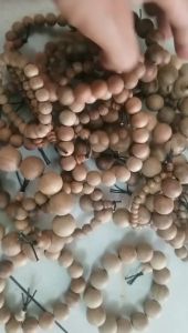 Vòng tay chuỗi gỗ xá xị có mùi thơm