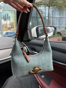 Retro Denim Shoulder Bag Womens Commuter Handbag British Style Medium Size Canvas Pure Color Moon Shape Zipper Closure