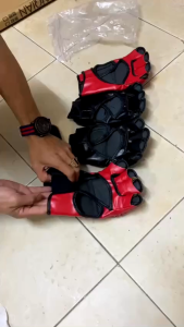 1 Cặp Găng Tay Boxing Hở Ngón MMA Chuyên Dụng Tập Võ Muay Thái Đối Kháng Dành Cho Người Lớn