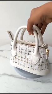 Tas Selempang Wanita Kekinian Terlaris 2024 Model Terbaru Ala Korean Style