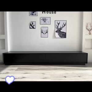 ชั้นวางทีวี ขนาด 180 ซม. ตู้วางทีวี ตู้วางทีวีไม้ ตู้วางโทรทัศน์เรียบง่ายสไตล์โมเดิร์น มี 4 ลิ้นชัก พื้นที่เก็บข้อมูลขนาดใหญ่