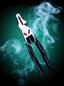 WYNNS Professional Multi-Function Combination Pliers for Wire cutter stripping and crimping 225mm 9 Inches Electrician