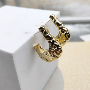 Silver Needle C-Shape Half-Moon Earrings Diamond Grid Pattern Small Fragrance Style Fashionable Hoop Earrings Womens Jewelry