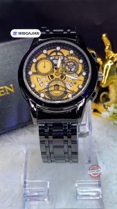 Jam Tangan Bisnis Pria Mewah Kualitas Premium\\n\\n Spesifikasi Produk Jam Tangan Bisnis Pria Mewah\\n\\n Jenis Jam Tangan & Bahan Pembuatan\\n\\nJam tangan bisnis pria mewah ini memiliki jenis analog dengan model fashion. Bahan pembuatan tali dan dial terbuat dari stainless steel, memberikan daya tahan tinggi dan anti karat. Jam tangan ini tersedia dalam warna hitam emas, hitam perak, dan perak hitam.\\n\\n Dimensi Jam Tangan Bisnis Pria Mewah\\n\\nDiameter jam tangan ini mencapai 42.8 mm dengan ketebalan 10.7 mm, membuatnya ideal untuk dipakai oleh pria dengan pergelangan tangan berukuran sedang hingga besar. Panjang tali mencapai 24 cm dengan lebar 18.4 mm, sehingga nyaman dipakai sepanjang hari.\\n\\n Fitur Tambahan Jam Tangan Bisnis Pria Mewah\\n\\nJam tangan ini dilengkapi dengan fitur tambahan seperti tanggal dan luminous (menyala di tempat gelap), yang memudahkan Anda melihat waktu dalam kondisi pencahayaan rendah. Mesin jam tangan menggunakan teknologi kuarsa, yang dikenal akan keakuratannya. Pengunci tali jam tangan ini menggunakan Velkro, yang memudahkan Anda untuk memakai dan melepas jam tangan.\\n\\n Cara Perawatan Jam Tangan Bisnis Pria Mewah\\n\\n Hindari Benturan Keras & Paparan Zat Kimia\\n\\nUntuk menjaga jam tangan bisnis pria mewah Anda tetap awet, hindari benturan keras dan paparan zat kimia. Pastikan untuk tidak memakai jam tangan saat melakukan pekerjaan yang melibatkan zat-zat kimia atau pekerjaan berat.\\n\\n Cara Membersihkan Jam Tangan Bisnis Pria Mewah\\n\\nUntuk membersihkan jam tangan Anda, gunakan kain lembut yang telah dibasahi dengan air hangat dan sabun ringan. Gosok secara perlahan dan hati-hati, lalu keringkan dengan kain bersih. Jangan gunakan bahan pembersih yang keras atau mengandung alkohol, karena bisa merusak permukaan jam tangan.\\n\\n Kegunaan Jam Tangan Bisnis Pria Mewah\\n\\n Gaya Formal & Acara Spesial\\n\\nJam tangan bisnis pria mewah ini cocok dipakai untuk gaya formal dan acara spesial, seperti pertemuan bisnis, pesta, atau acara-acara formal lainnya. Desain mewah dan elegan akan menambah kesan profesional pada penampilan Anda.\\n\\n Aktivitas Sehari-hari & Pertemuan Bisnis\\n\\nSelain untuk acara spesial, jam tangan ini juga cocok dipakai sepanjang hari untuk aktivitas sehari-hari dan pertemuan bisnis. Jam tangan ini tahan air hingga 3-5 ATM, sehingga aman untuk dipakai saat mandi, wudhu, hujanan, atau cuci tangan. Namun, hindari air panas untuk menjaga integritas jam tangan.\\n\\n Koleksi Pribadi & Hadiah Mewah\\n\\nJam tangan bisnis pria mewah ini juga cocok dijadikan koleksi pribadi atau hadiah mewah untuk orang-orang terdekat Anda. Desain mewah dan elegan, ditambah dengan bahan berkualitas tinggi, membuat jam tangan ini menjadi pilihan yang tepat untuk menghargai diri sendiri atau orang lain.\\n\\nKemasan eksklusif yang disertakan membuat jam tangan ini semakin sempurna sebagai hadiah. Selamat menikmati jam tangan bisnis pria mewah ini!\n}