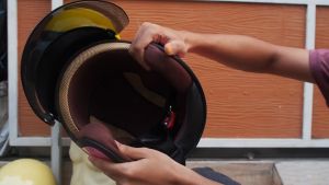 HELM BOGO CLASSIC BAHAN KULIT SINTETIS MOTIF JERUK SNI DEWASA PRIA DAN WANITA BOGGO RETRO KLASIK GLOSSY KACA DATAR CEMBUNG WARNA PINK