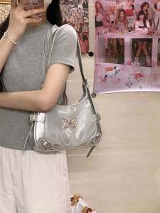 Millennial American Hot Girl Motorcycle Underarm Bag Womens Fashion Small Single Shoulder Crossbody Bag Commuter Bag Women