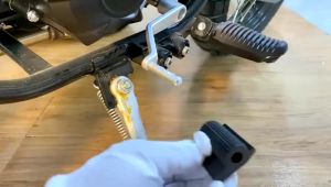 ปลอกหุ้มเกียร์มอเตอร์ไซค์ ปลอกยางสวมป้องกันเกียร์รถมอเตอร์ไซค์ ยางหุ้มปลายงัดเกียร์ มีให้เลือก 5 สี วัสดุคุณภาพสูง อนุภาคป้องกันการลื่น ป้องกันการชน แบบสากล