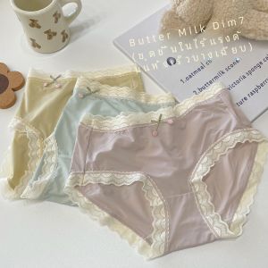 Summer Cool Ice Silk Nude Feeling Girls Underwear High Elastic Lace Edge Breathable Mulberry Silk Crotch Mid Triangle Panties